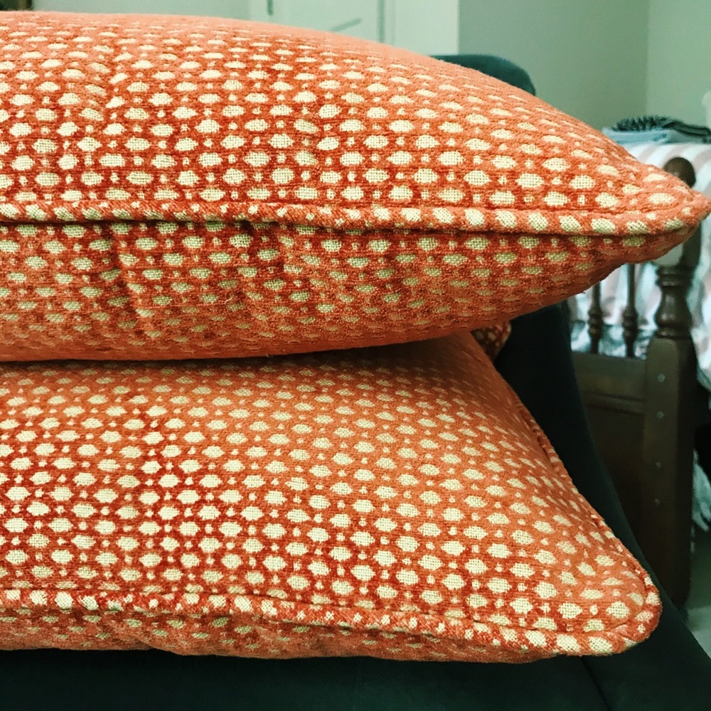**2**  18” PILLOWS, INSERTS
